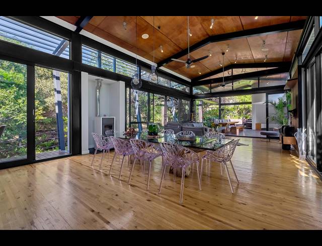 5 BEDROOM HOUSE FOR SALE IN HELDERFONTEIN ESTATE